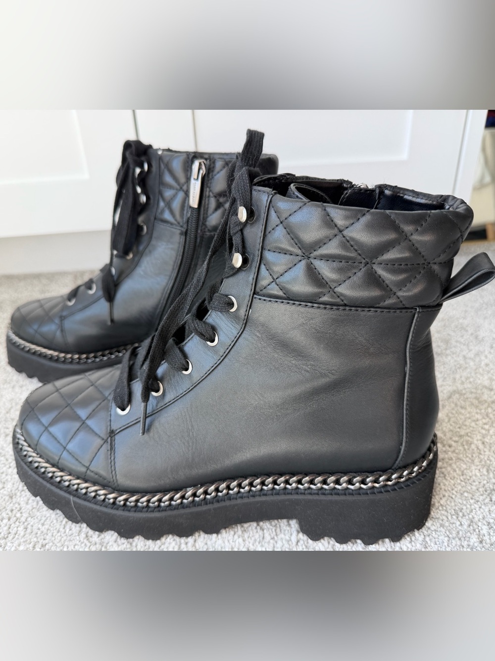 Vince Camuto Maissa Quilted Combat Boots Black Chain Lug Sole Size 10